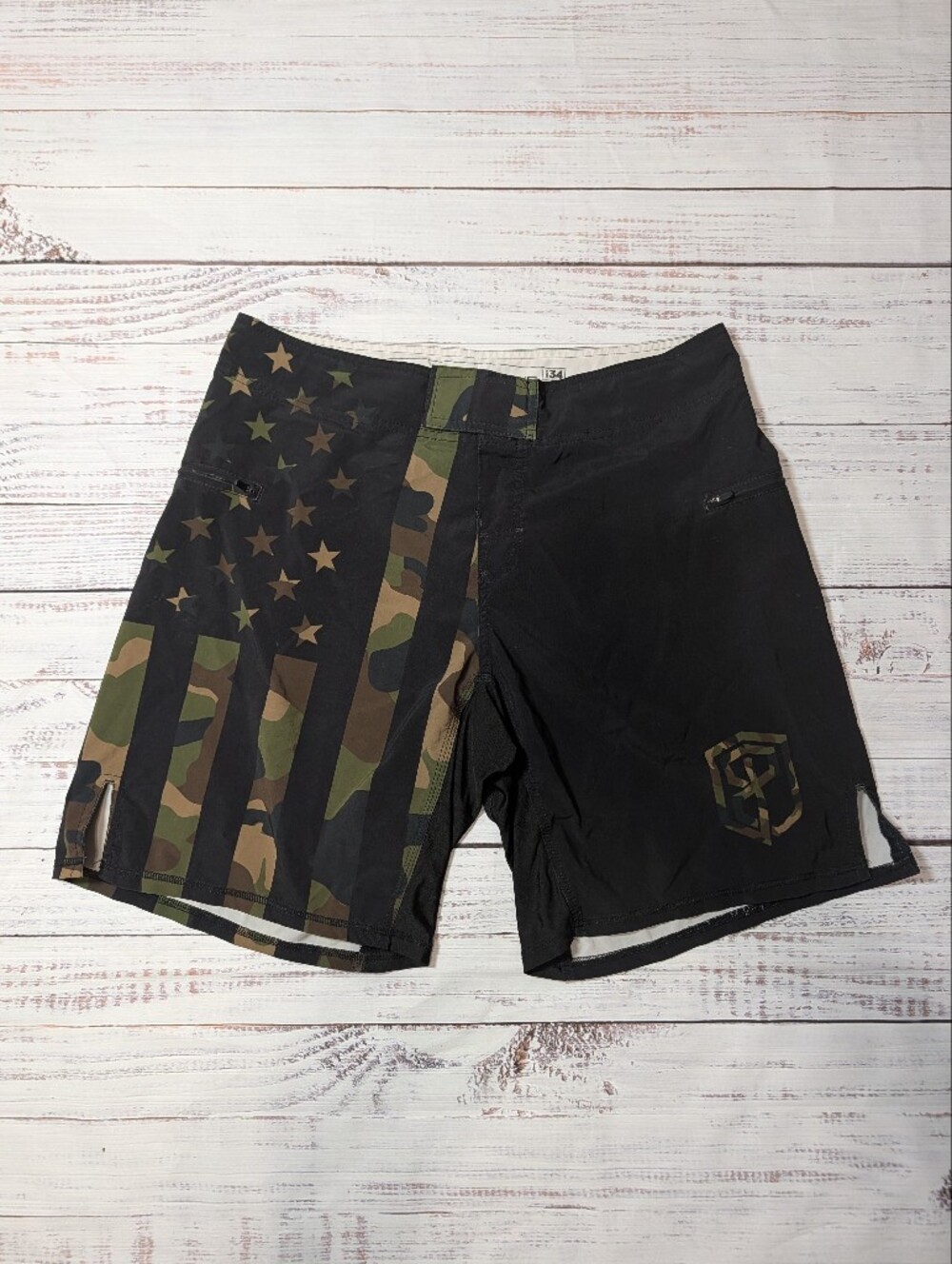 Born Primitive Men's American Defender Board Shorts Swim Trunks Size 34 Camo - Picture 2 of 12